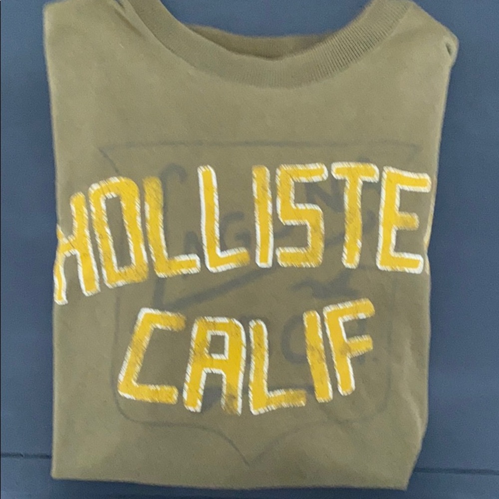Men’s S/S Hollister T-shirt size small